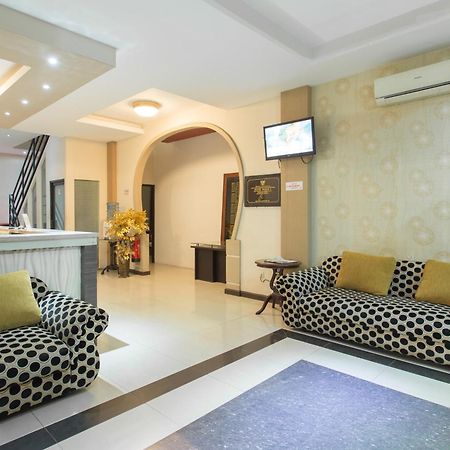 Oyo 663 Hotel Sejati Balikpapan  Bagian luar foto